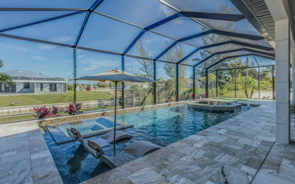 Do Florida Screen Enclosures Keep Pools Clean
